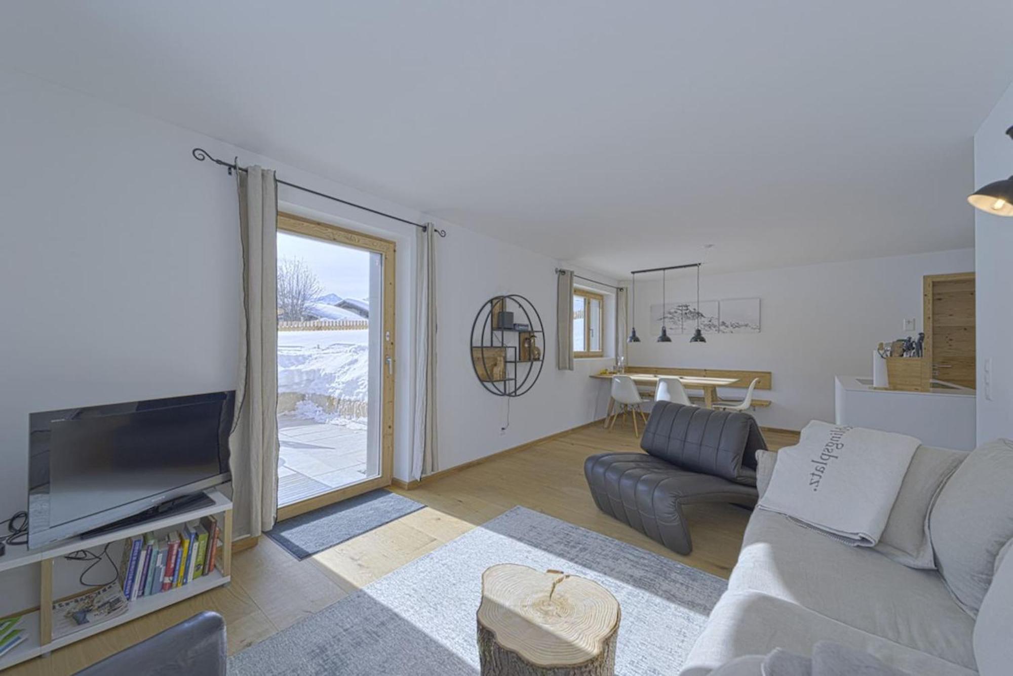 Ferienwohnung Chesa Muntanella - Samedan Exterior foto